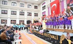 Trabzon'da 600 Öğrenciden Oluşan Dev Çocuk Korosu Sahne Aldı
