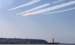 Türk Yıldızları ve SOLOTÜRK, Samsun'da 19 Mayıs Gösterisi Yaptı