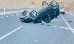 Adıyaman'da Takla Atan Otomobilde 2 Kişi Yaralandı