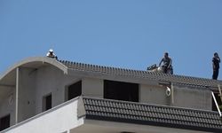 Alanya'da Çatıya Çıkan Bunalımlı Şahıs Polis Tarafından İkna Edildi