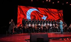 Aleksandrov Rus Kızılordu Korosu ve Hayko Cepkin Türkiye'de Ortak Konser Verdi