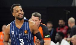 Anadolu Efes, Jordan Loyd ile Sözleşmesini Uzattı
