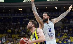 Anadolu Efes, Vincent Poirier'nin Sakatlığıyla İlgili Bilgi Verdi