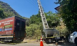 Antalya Kemer'de Yük Asansörünün Elektrik Teline Teması İki Can Aldı