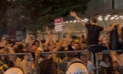 Aziz Yıldırım Destekçileri Zaferi Coşkuyla Kutladı