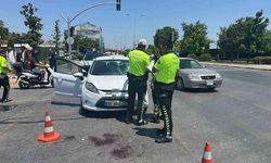 Balıkesir'de Otomobilin Çarptığı Motosiklet Sürücüsü Yaralandı