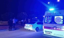 Burdur'da Kavşakta Otobüs ile Hafif Ticari Araç Çarpıştı: 3 Yaralı