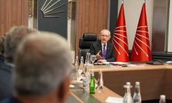 CHP'de MYK Toplantısı Öncesi Görev Değişiklikleri ve Kurultay İmza Süreci