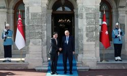 Cumhurbaşkanı Erdoğan, Singapur Başbakanı Lawrence Wong'u Dolmabahçe Ofisi'nde Ağırladı