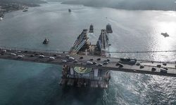 Dev Vinç Gemisi İstanbul Boğazı'nı Aştı