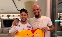Felipe Melo'dan Neymar'a Galatasaray Forması Jesti
