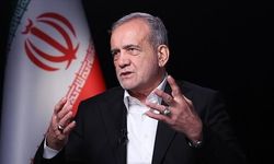 İran Cumhurbaşkanı Pezeşkiyan, Pakistan İçişleri Bakanı Nakvi ile Tahran'da Görüştü