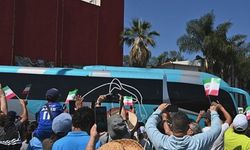 İran Milli Takımı Otel Önünde Protesto Edildi