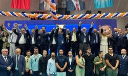 Manisa'da 612 Kişi AK Parti'ye Katılarak Rozet Takıldı