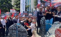 Memurların Talepleri Bakanlık Önünde Yükseldi