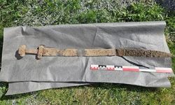 Norveç'te 6 Yaşındaki Çocuğun Viking Kılıcı Keşfi Arkeologları Heyecanlandırdı