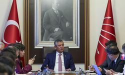 Özgür Özel: CHP'de Mücadele Sürüyor, Yeni Parti Ancak Zorunluluk Halinde