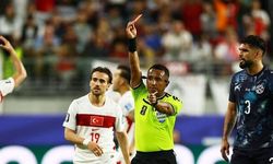 Paraguaylı Miguel Almiron, Yeni Kural Gereği İlk Kırmızı Kartı Gördü