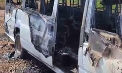Şanlıurfa'da Park Halindeki Minibüs Yandı