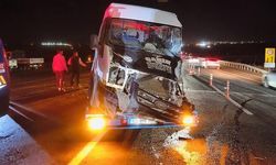 Siverek'te Minibüs ile Arazözün Çarpışması: 8 Kişi Yaralandı