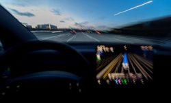 Teksas'ta Otopilotlu Tesla'nın Ev Kazasında 76 Yaşındaki Kadın Yaşamını Yitirdi
