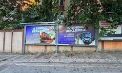 Üsküdar Belediyesi Reklam Panolarında AK Parti Reklamları Görüldü