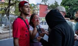 Venezuela'da Deprem Anı Kameraya Yansıdı