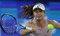 Zeynep Sönmez Eastbourne Açık'ta Çeyrek Finale Yükseldi