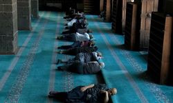 40 Derecelik Sıcaktan Kaçış: Vatandaşlar Serinlemek İçin Camilere Akın Etti
