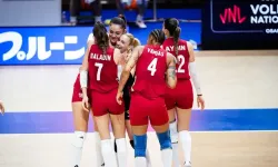 A Milli Kadın Voleybol Takımı ABD'ye 3-2 Yenildi
