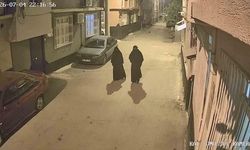 Adana'da Çarşaflı Hırsızlar Güvenlik Kamerasına Takıldı
