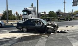 Aksaray'da otomobilin vince arkadan çarpması sonucu 3 kişi ağır yaralandı