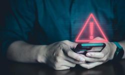Android 16'da Gemini Açığı Kilit Ekranından Mesaj Gönderimini Tehlikeye Atıyor