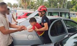 Antalya'da Araçta Kilitli Kalan Çocuk İtfaiye Ekiplerince Kurtarıldı