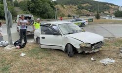 Atakum'da Refüje Çıkan Otomobilde Maddi Hasar Oluştu