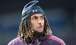 Bayern Münih'te Sacha Boey'in Geleceği Bek Hattındaki Rekabetle Belirsizleşti