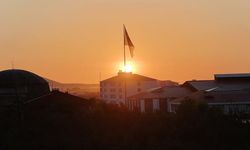 Bitlis'te Gündüz ve Gece Aynı Anda: Ay ile Güneş Yan Yana Görüldü