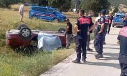 Burdur'da Şarampole Devrilen Otomobilde 1 Kişi Hayatını Kaybetti, 1 Kişi Yaralandı