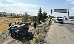 Burdur'da Traktör Şarampole Devrildi: Sürücü Yaralandı