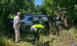 Bursa'da Lastik Patlaması Sonrası Cip Şarampole Devrildi: 3 Yaralı