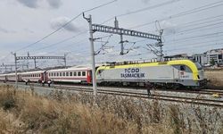 Çerkezköy'de Yolcu Treni Raydan Çıktı: Yolcular Güvenle Başka Trene Aktarıldı