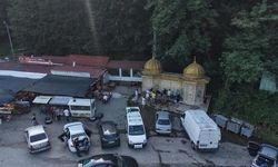 Düzce-Zonguldak Yolundaki Şifalı Kaynak Suyu Ziyaretçi Akınına Uğruyor
