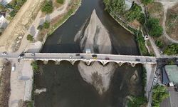 Edirne'de Tunca Nehri'nin Suları Çekildi, Alt Yapı ve Atıklar Ortaya Çıktı