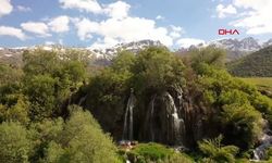 Erzincan'ın Doğal Güzelliği Girlevik Şelalesi Yaz Aylarında Ziyaretçi Akınına Uğruyor