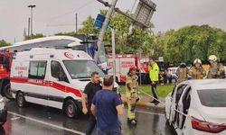 Eyüpsultan'da yolcu otobüsü ve otomobil çarpıştı: Yaralılar var