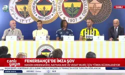 Fenerbahçe yeni transferleri için imza töreni gerçekleştirdi