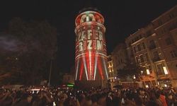 Galata Kulesi'nde 15 Temmuz Anısına Işık Gösterisi Düzenlendi