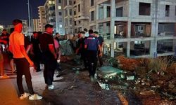 Gaziantep'te Kaza Sonrası Araç İnşaat Çukuruna Düştü: 2'si Ağır 3 Yaralı