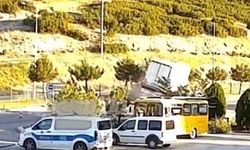 Isparta Keçiborlu'da Tır Devrildi: Sürücü Yaralandı
