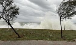 İstanbul Valiliği'nden Kuvvetli Rüzgar Uyarısı: Saate 70 Km'ye Varan Şiddetli Esinti Bekleniyor